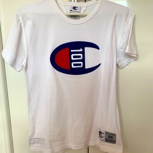 CHAMPION ‘100 YEARS’ GRAPHIC TEE
